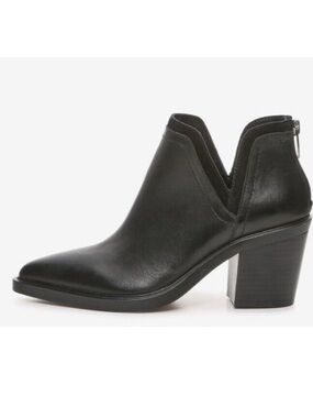 VINCE CAMUTO Riggie Black Leather Pointed Toe Back Zip Bootie size 9 Worn 1x
